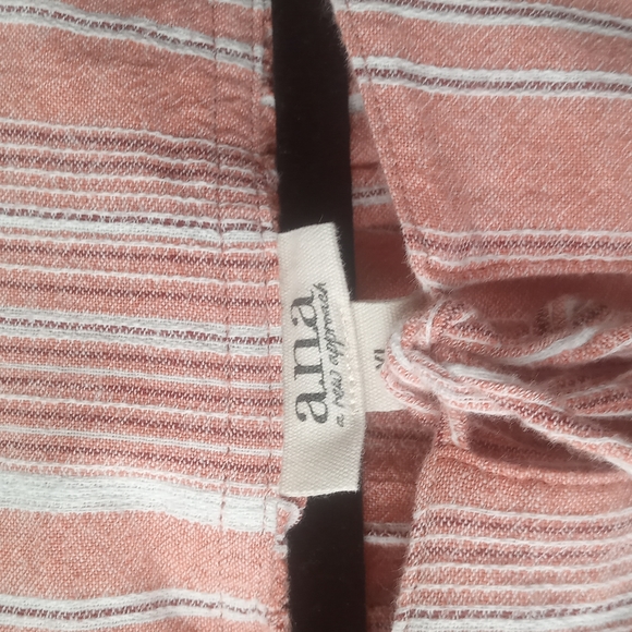 A.N.A. Crop Top - Picture 3 of 9